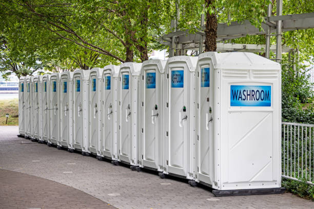 Best Portable restroom trailer rental  in Houston, MO